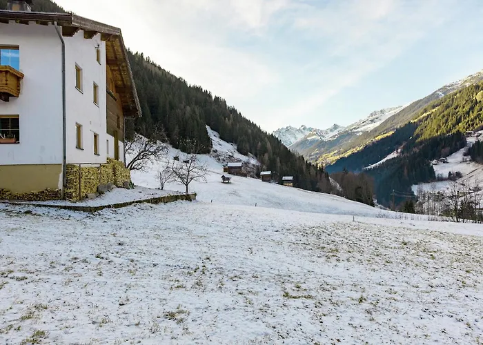 In Near Slopes Apartment